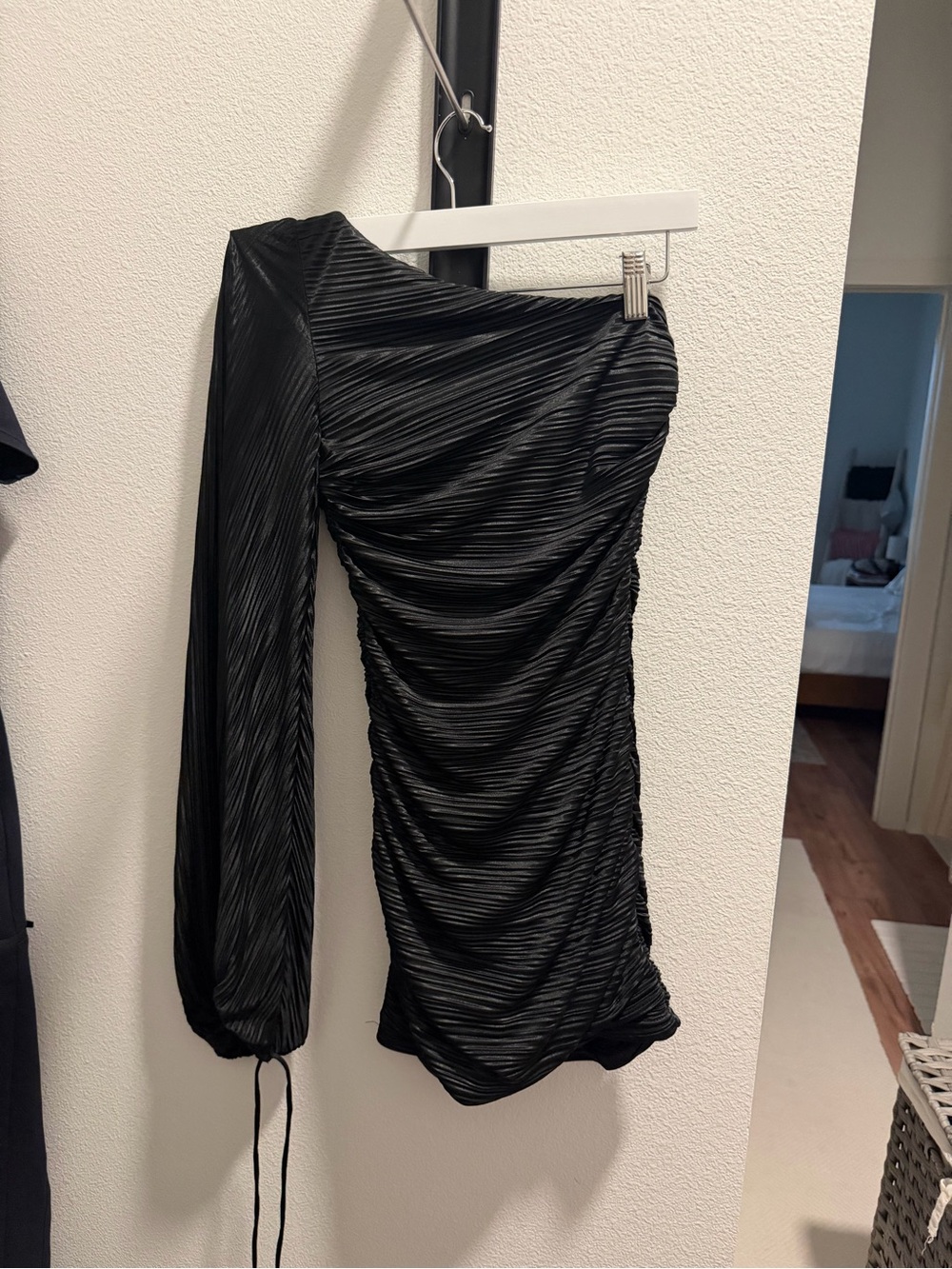 Lucy in the Sky Black One-Shoulder Ruched Mini Dress